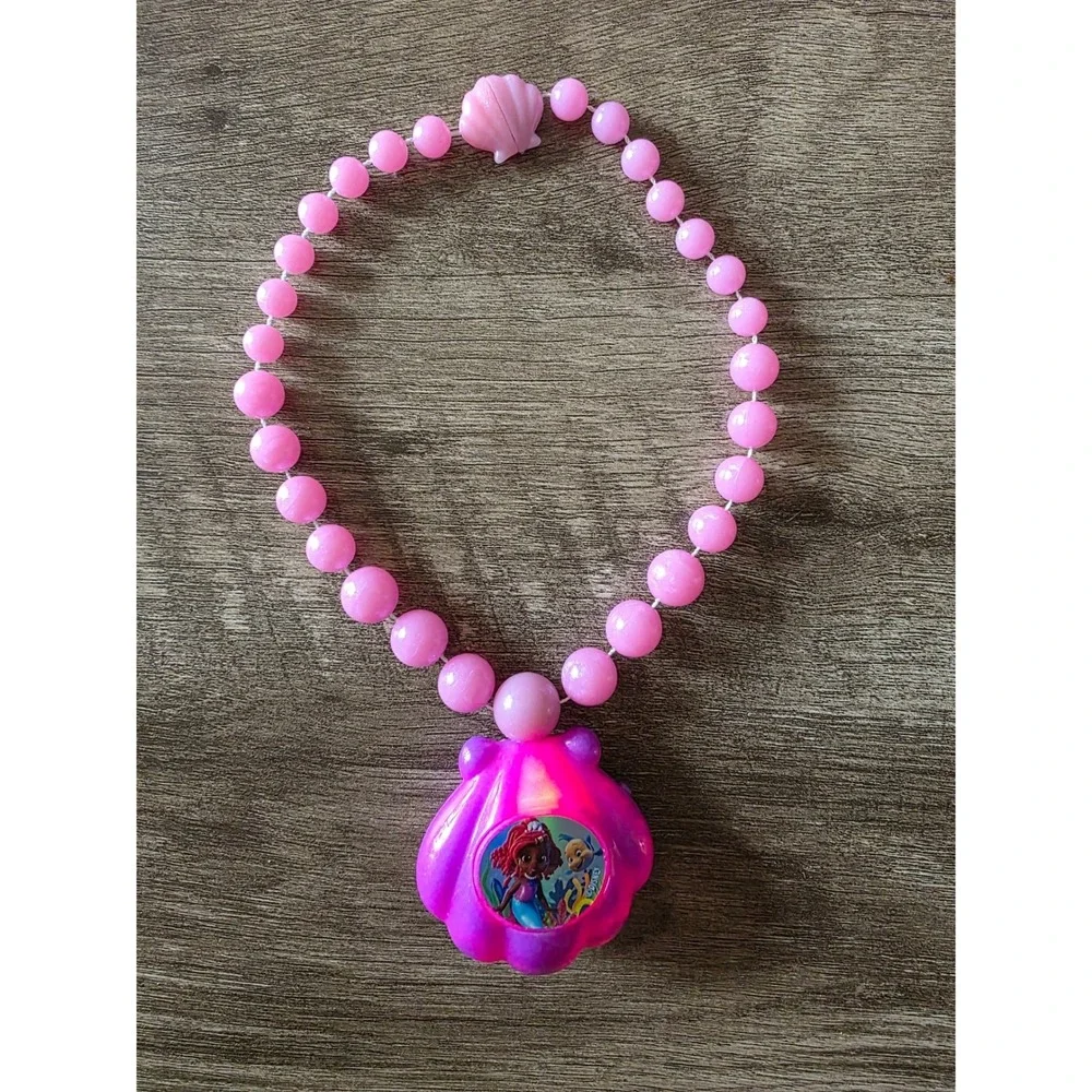Disney Ariel The Little Mermaid Pink Beaded Light Up Shell Necklace Kids Jewelry